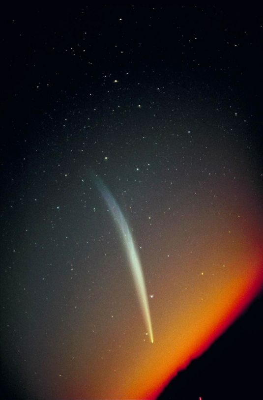 La comète Ikeya-Seki en octobre 1965.